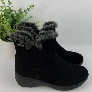 Khombu Ashlyn woman’s black waterproof winter boots size 7M
